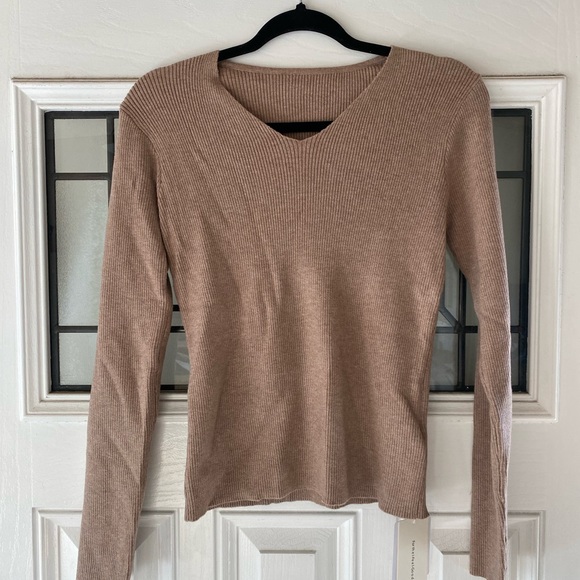Cotton Clouds Ribbed Pullover Sweater

Color: LightKhaki
Size: M - Picture 3 of 3